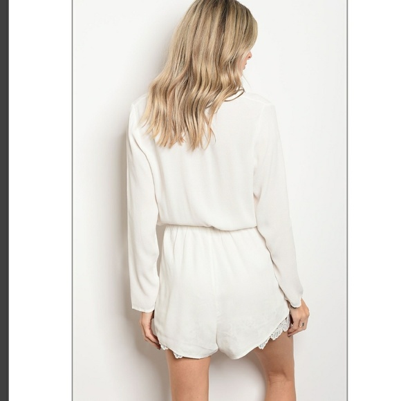1 large left!!  NWT Ivory float romper - Picture 2 of 3